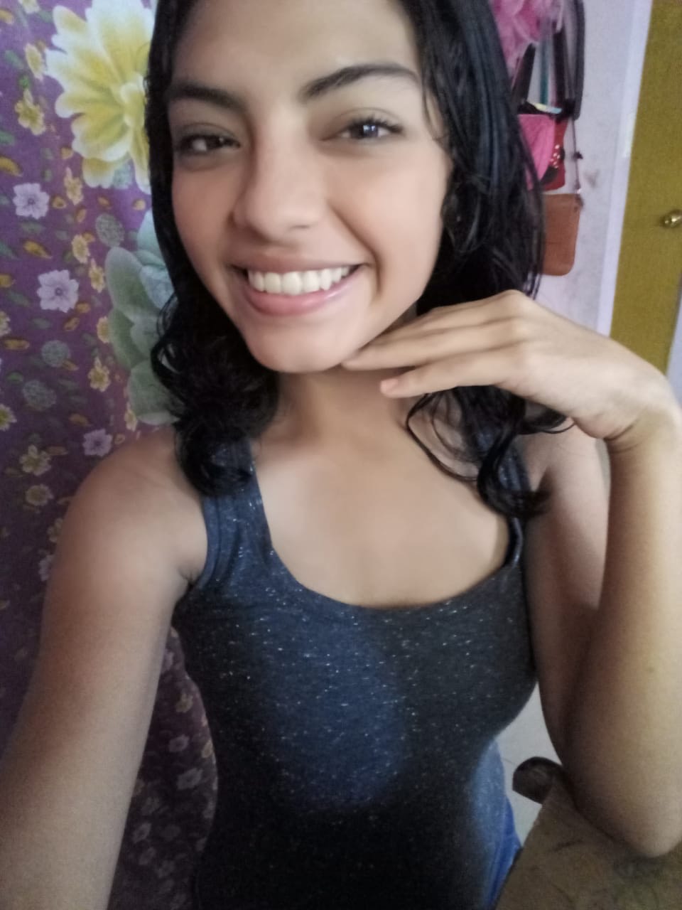 Estefania Galindo Hermosa Chica