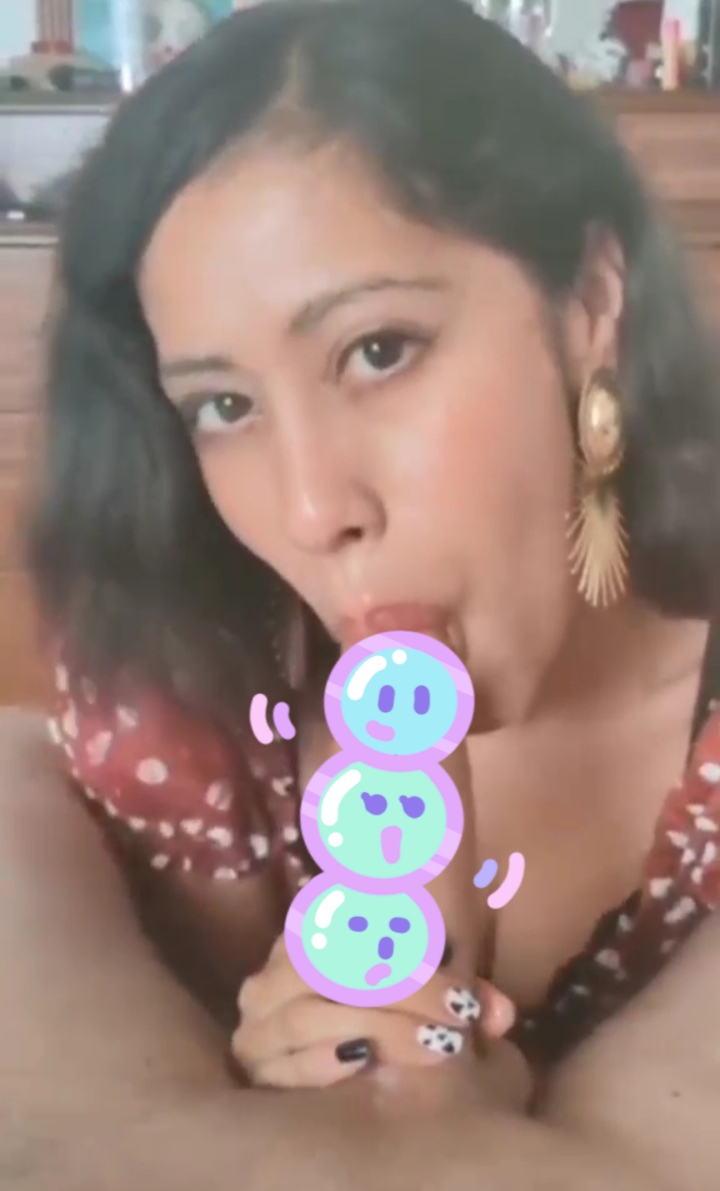 Señora casada se traga toda la lechita