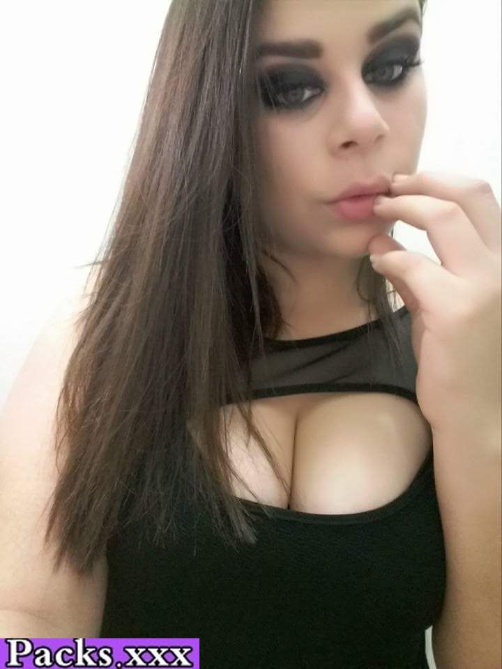 Tetas bien rica de esta hermosa joven