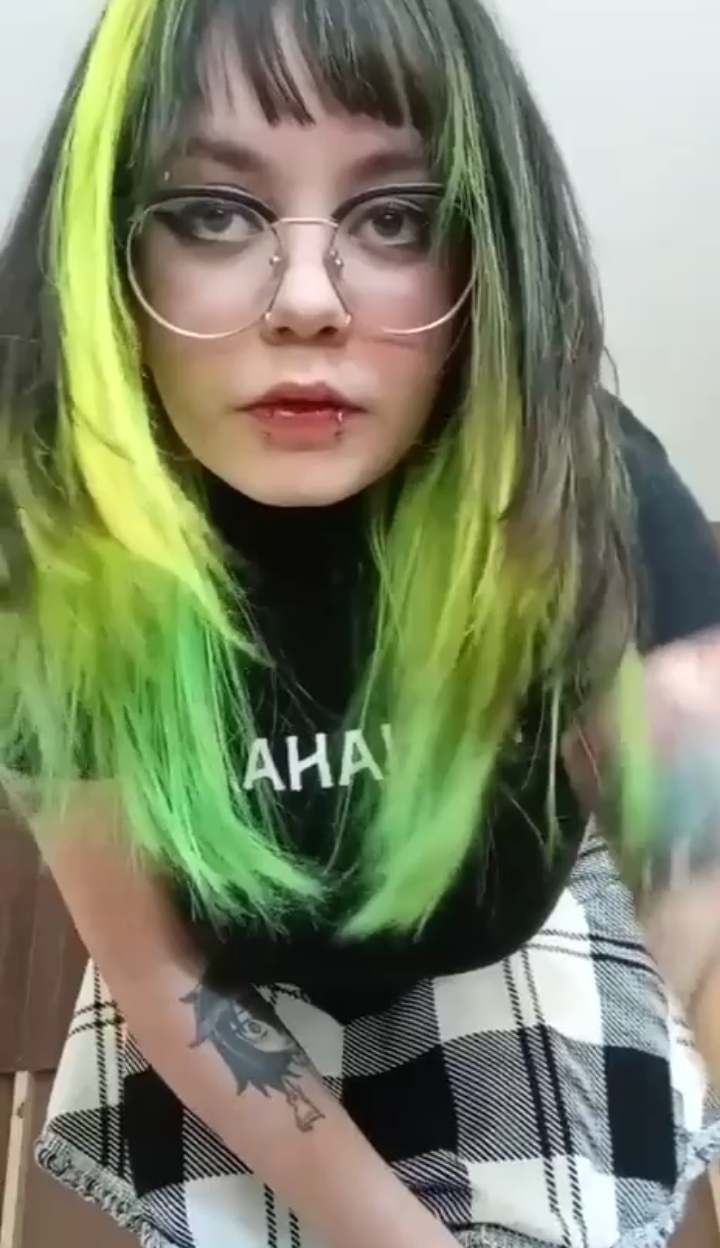 Jovencita Dark Mostrando Todo - Vídeo Imperdible
