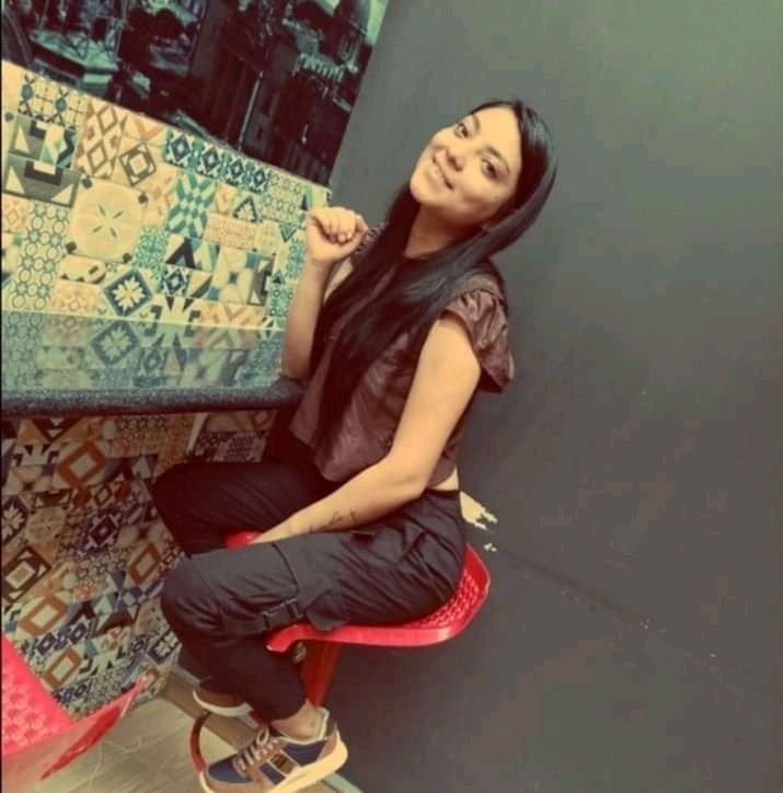 La hija de la profe + Nudes