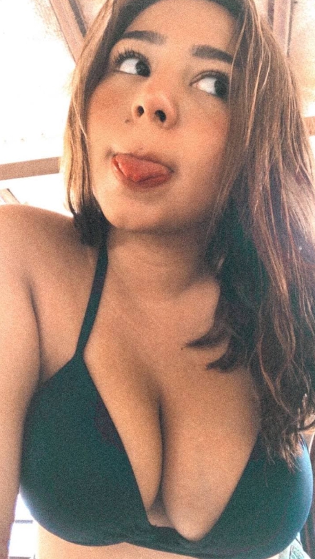 Pilar Portillo Linda Blanquita Chichona Mostrando Panocha