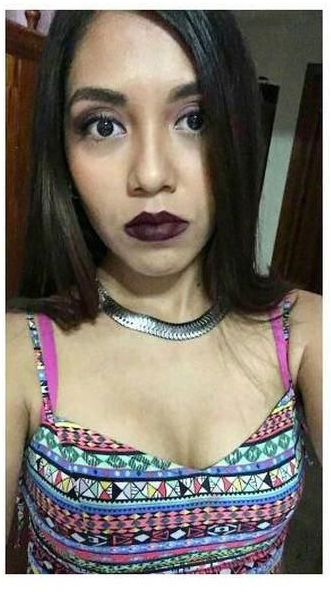 Juliana Velazquez Morra Metiéndose el Dedo
