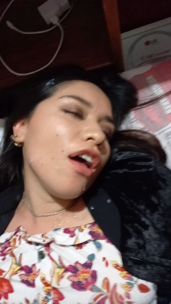 Barbara Rica Nalgona Recibiendo Leche en la Cara