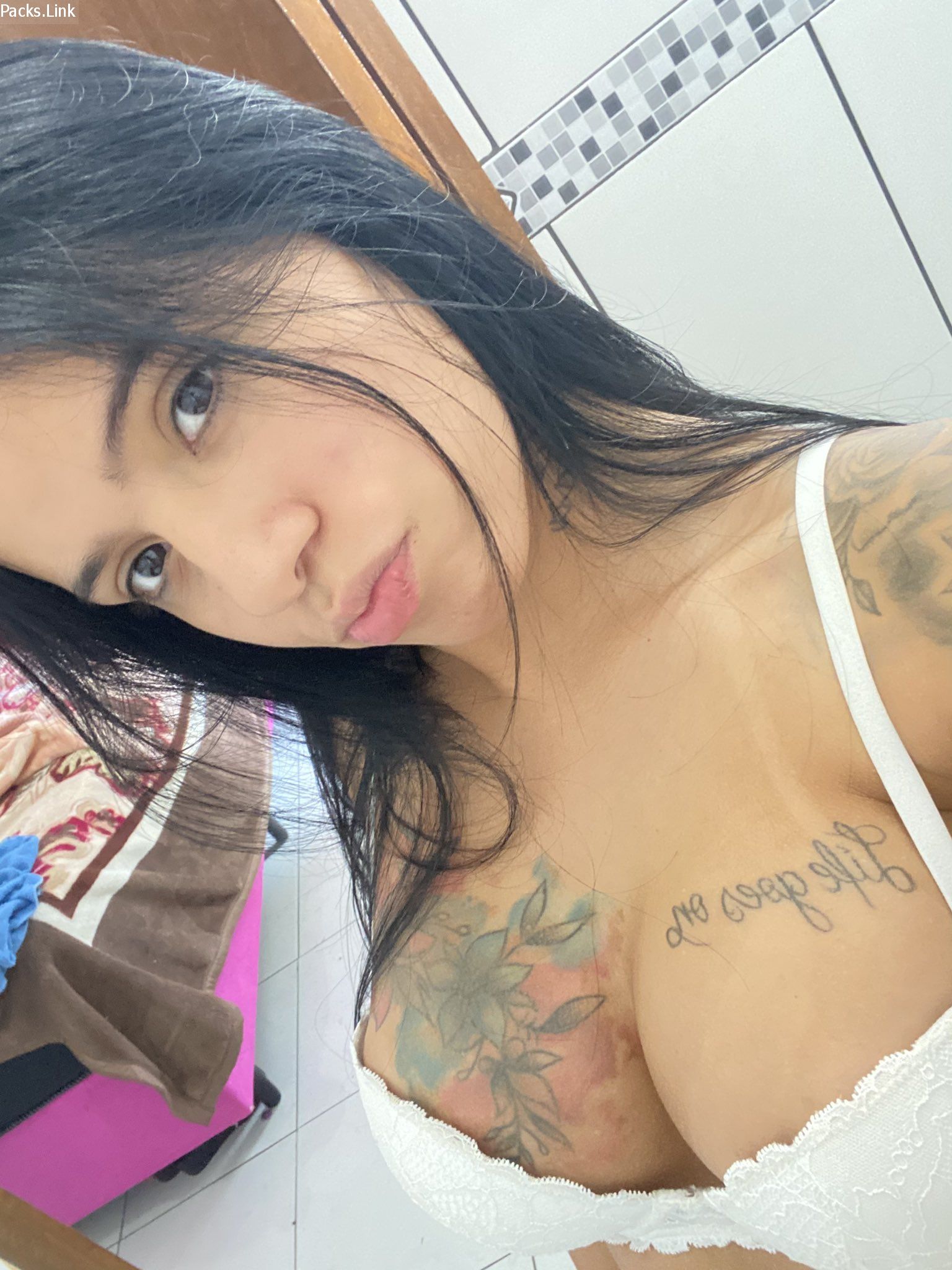 Me follo a mi amiga y a su amigo