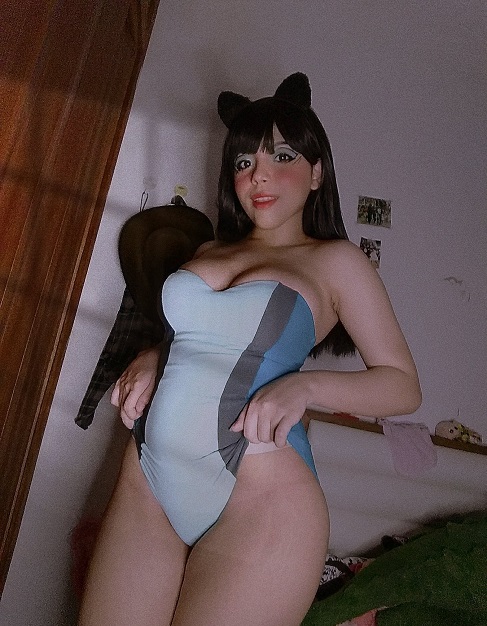 Pack de nudes de blanquita tetona mostrando la pushita rosadita