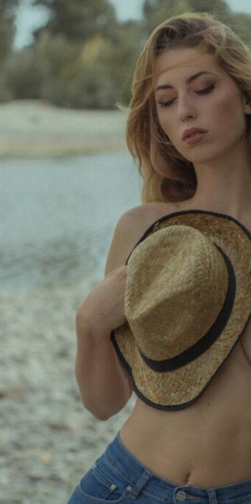 Eva Menta + Videos