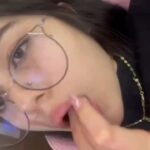 Sara rica jovencita se viene muchas veces