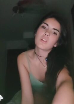 Flaquita Bella Y Preciosa + Vídeo Tocandose